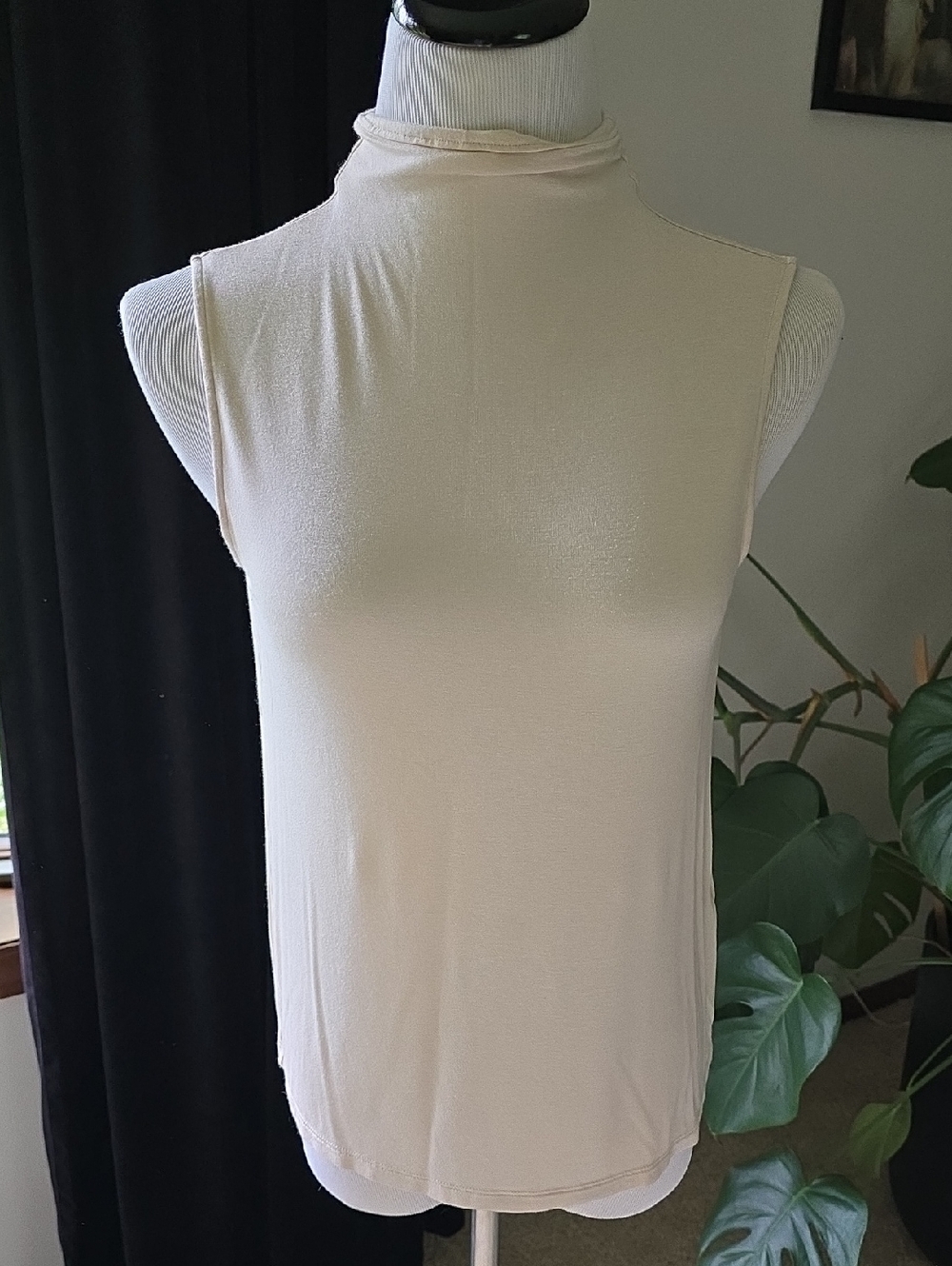 Banana Republic Threadsoft Ivory Shell Top Sz XS